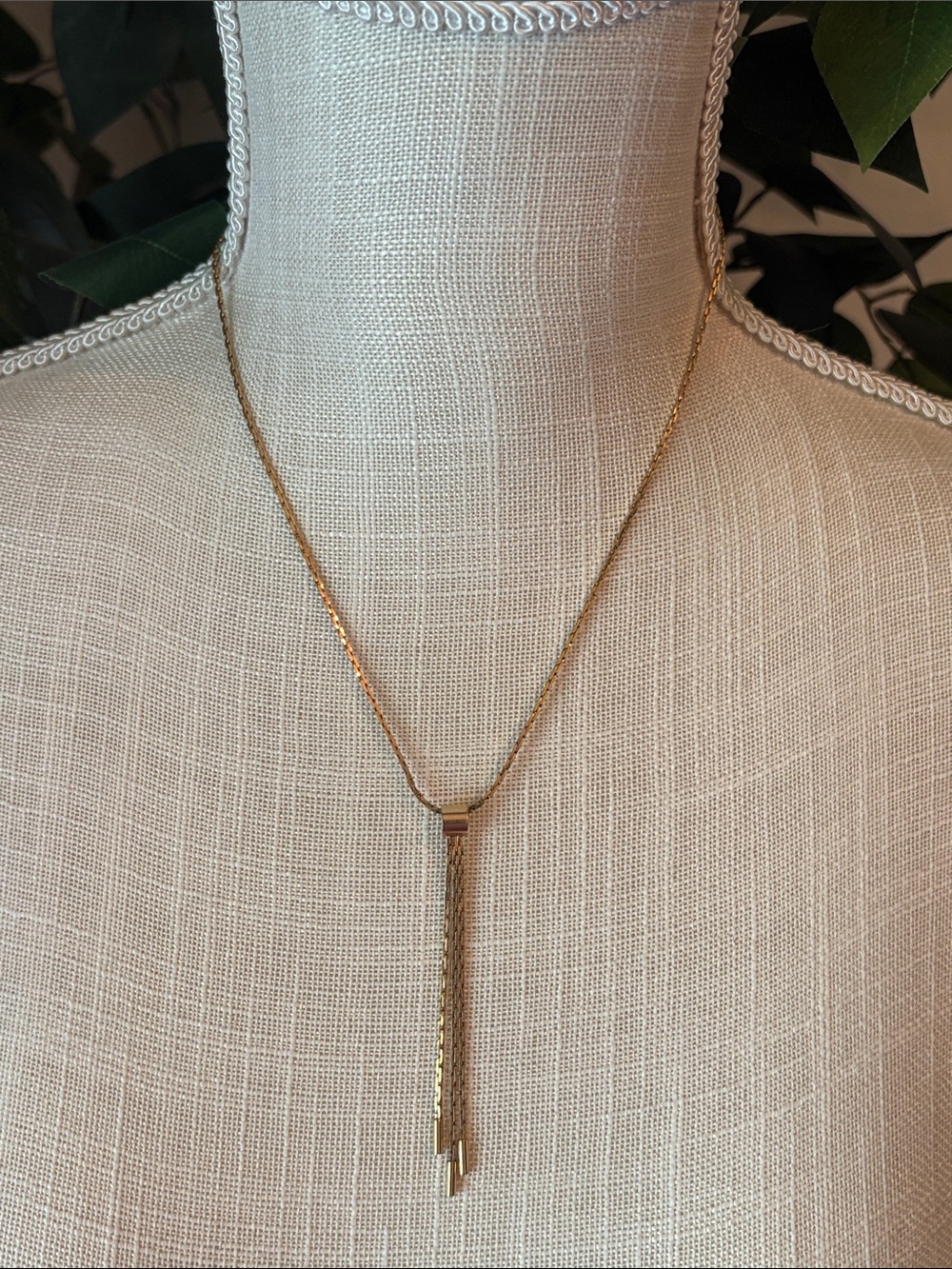 Sarah Coventry Gold Tone Tassel Chain Necklace